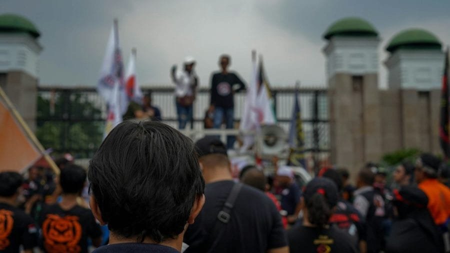 Krisis kepercayaan DPR anggota dprd kudus suara rakyat