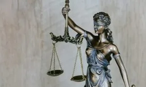 DPR dan Fungsi Legislasi: Bagaimana negara Hukum Dibentuk di Indonesia? supremasi hukum kesadaran hukum
