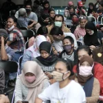 083276400 1592225148 20200615 Layanan Kembali Dibuka Warga Serbu Kantor Dukcapil IQBAL 6