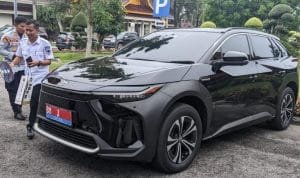 mobil listrik dprd jatim