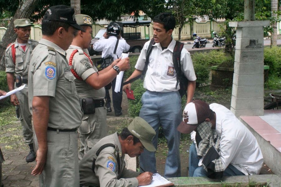 melanggar hukum kesadaran hukum