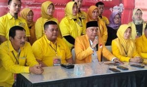 DPD tingkat II partai golkar Kepahiang saat diwawancarai tentang Prabowo Airlangga