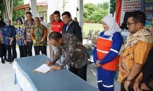Penandatanganan Komitmen bersama menyukseskan program intervensi warga miskin