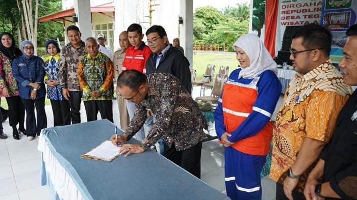 Penandatanganan Komitmen bersama menyukseskan program intervensi warga miskin