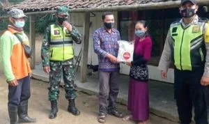 polres malang membantu penyaluran 52 ton beras