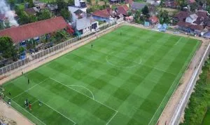 63064-lapangan-sepakbola-di-desa-tasikmalaya-capture-twitter-atofficialvpc.jpg 63064 lapangan sepakbola di desa tasikmalaya capture twitter atofficialvpc