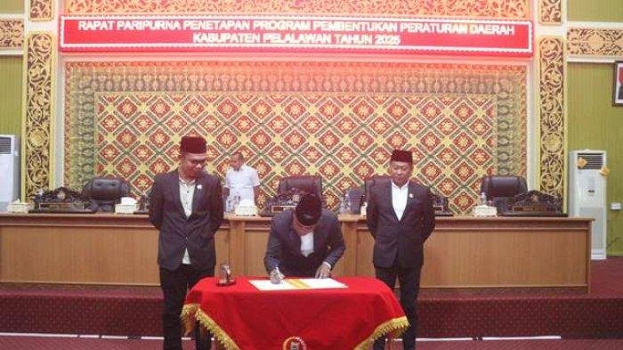 DPRD Pelalawan sahkan APBD 2025