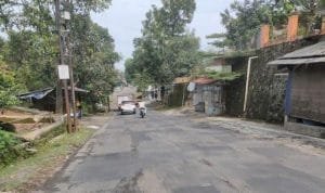 kondisi-jalan-raya-sindangwangi-kabupaten-majalengka-yang-belum-dihotmiks.jpg kondisi jalan raya sindangwangi kabupaten majalengka yang belum dihotmiks