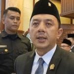 DPRD Jatim mereaksi penahanan ijazah