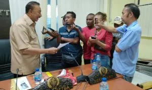Jonas Salean Komentar Ketidakhadiran Bank NTT
