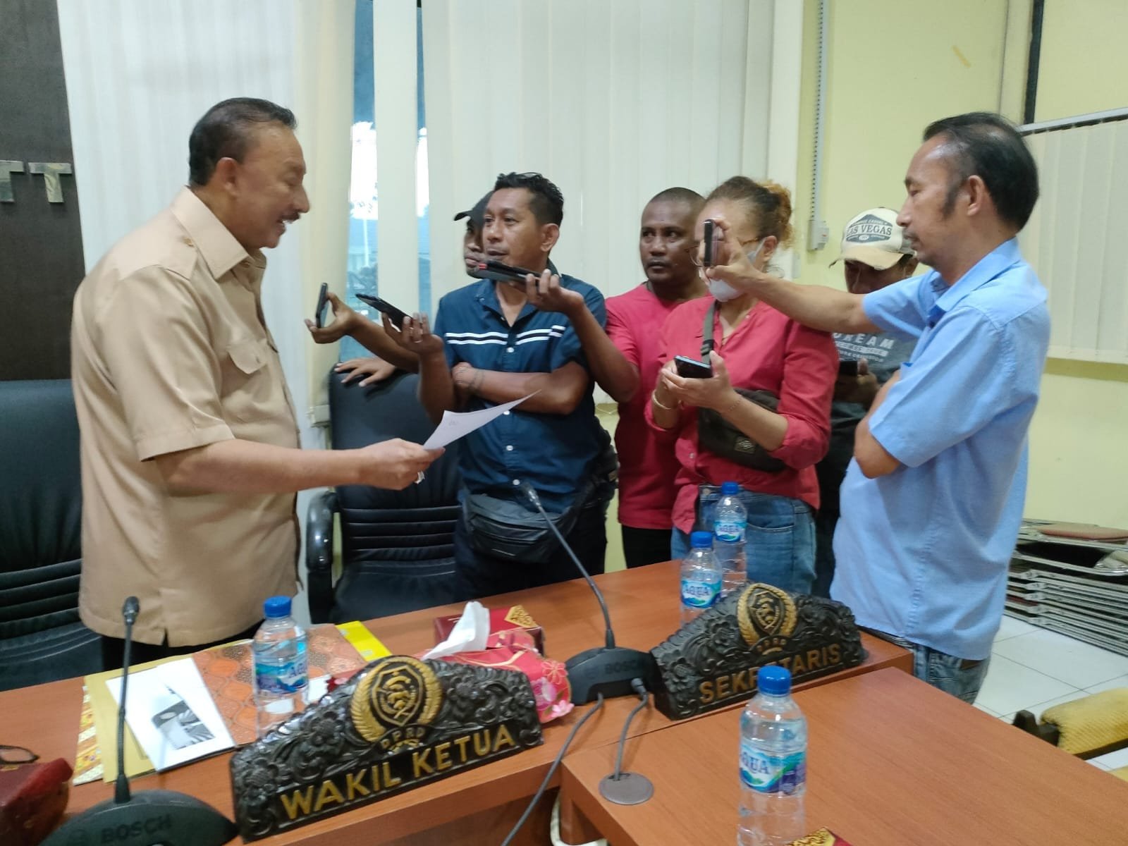 Jonas Salean Komentar Ketidakhadiran Bank NTT