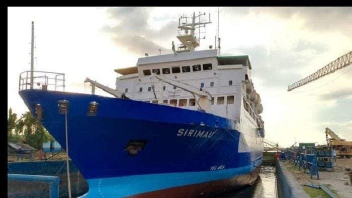 Kapal Pelni KM Sirimau