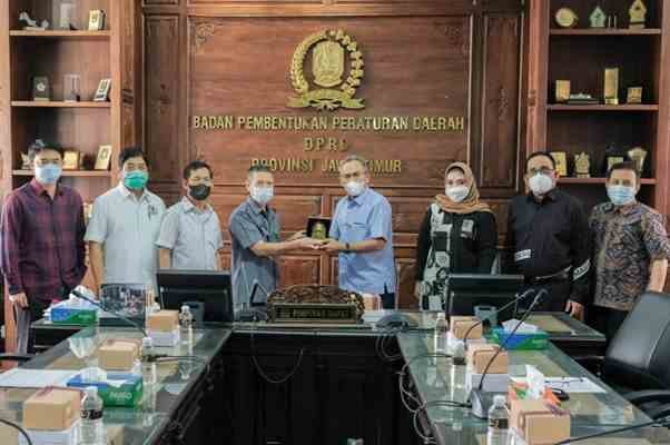 imgonline com ua CompressToSize nUp9embQwVOZ1I3m