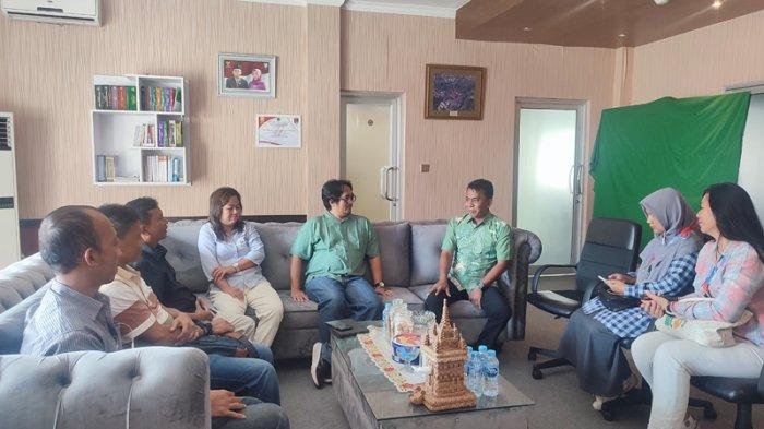 20230811 Tim Bangka Pos Group berbincang Ketua DPRD Belitung Ansori