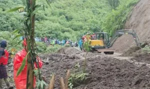 Gunung Bromo Tertutup