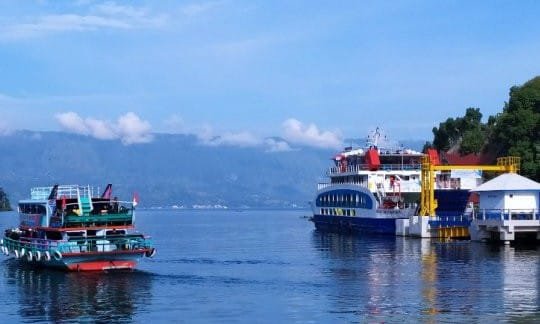 Jadwal Penyeberangan Kapal Ferry di Danau Toba