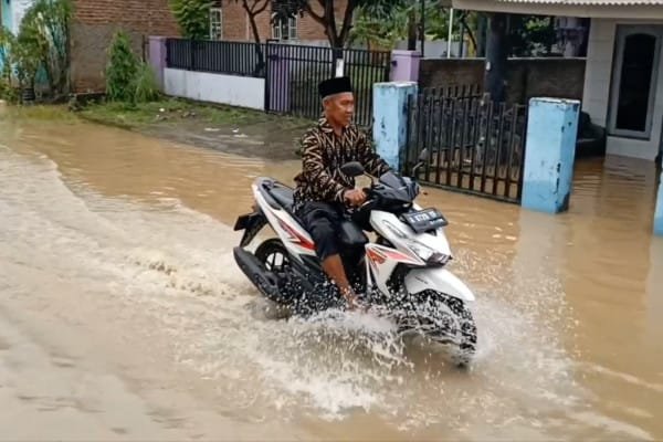 Warga Tiga Desa di Kecamatan Tirto