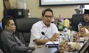 azhar kahfi dprd surabaya Pansus DPRD Surabaya , Komite Khusus, Gerindra Surabaya,Kampung Cerdas, presiden Prabowo