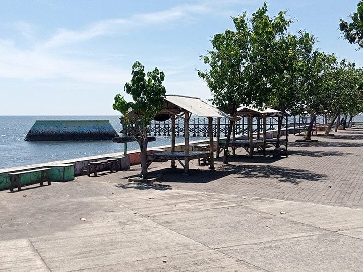 fasilitas di Pantai Pasir Putih Situbondo