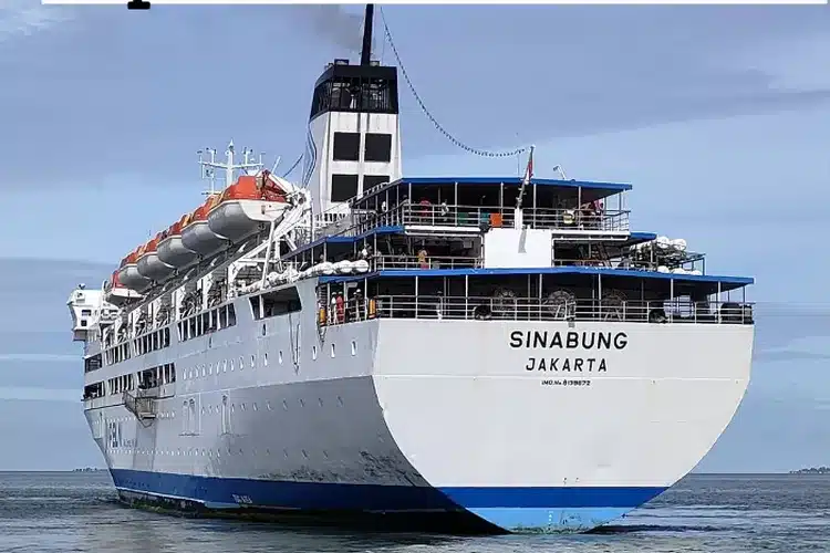 kapal pelni km sinabung 2665942556