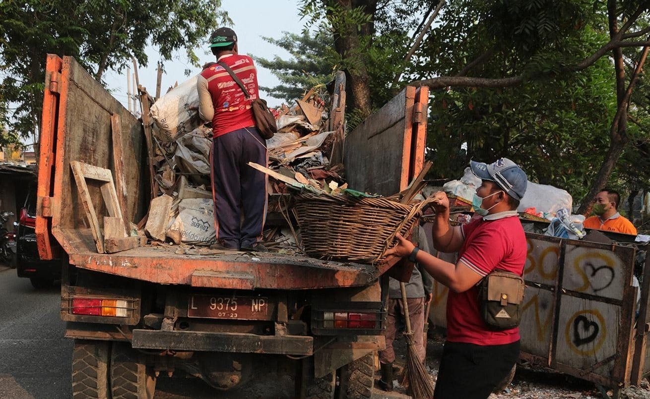 DPRD Surabaya, Masalah Sampah Kerja Bhakti