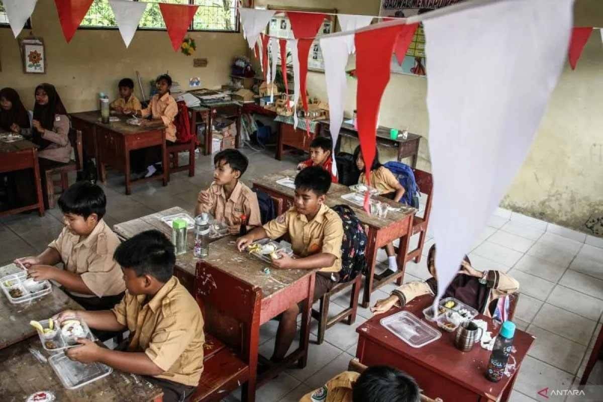 pengamat politik hendri satrio hensa merespons u sjuv