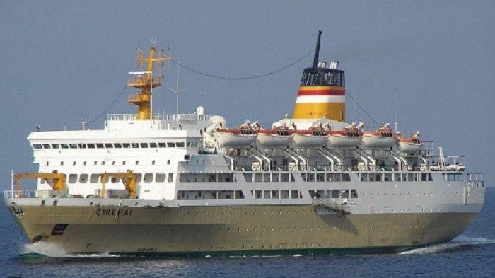 KM Ciremai dari Makassar ke Surabaya