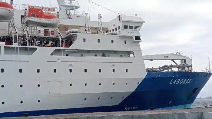 KM-Labobar-saat-di-Pelabuhan-Samudera-Bitung-sebelum-menabrak-sejumlah-kapal.jpg Jadwal Kapal Bitung–Ternate