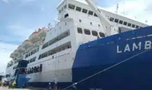 KM-Lambelu-yang-turun-di-pelabuhan-Murhum-Baubau.jpg KM Lambelu yang turun di pelabuhan Murhum Baubau