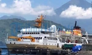 KM Sangiang sandar di dermaga Pelabuhan Ahmad Yani Ternate