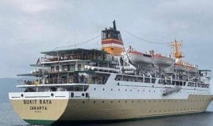 Kapal Pelni KM Bukit Raya