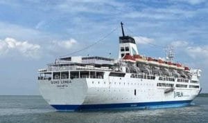 Kapal Pelni KM Dorolonda 1 2