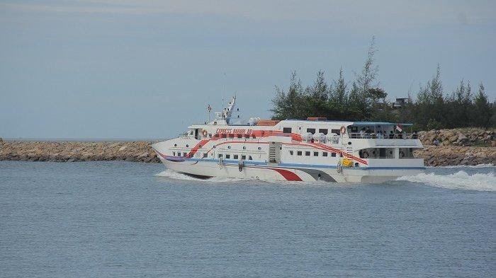 Kapal cepat Express Bahari melayanI Pelabuhan Ulee Lheue Banda Aceh Balohan Sabang