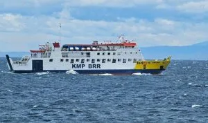 Keindahan-KMP-BRR-saat-berada-di-tengah-laut.jpg Keindahan KMP BRR saat berada di tengah laut