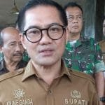 bupati joune ganda foto sendiri