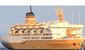 calon-penumpang-KM-Dobonsolo.jpg calon penumpang KM Dobonsolo