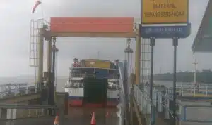 kapal feri pelabuhan taa