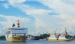 kapal pelni lawit e1611322692616