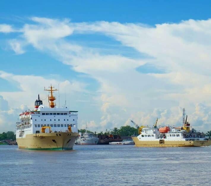kapal pelni lawit e1611322692616