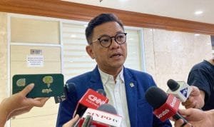 ketua dpp partai golkar ace hasan syadzily saat ditemui awak media di gedung dpr ri senayan