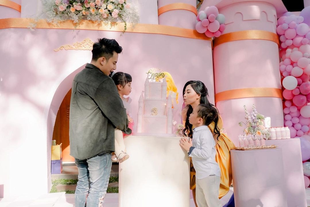 1668912009606957289 pesta ultah anak rachel vennya