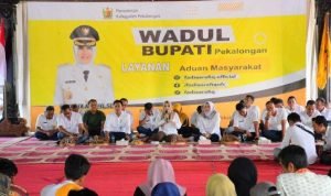 Bupati Pekalongan Fadia Arafiq saat menggelar forum berdialog langsung bersama masyarakat