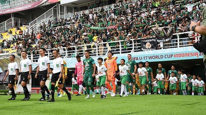 Kiper-Ernando-Ari-terus-menjalani-proses-penyembuhan-dari-cedera.jpg Kiper Ernando Ari terus menjalani proses penyembuhan dari cedera