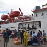 Pemudik-tujuan-Sapeken-berangkat-dari-Pelabuhan-Tanjungwangi-Banyuwangi-Kamis-442024.jpg Pemudik tujuan Sapeken berangkat dari Pelabuhan Tanjungwangi Banyuwangi Kamis 442024