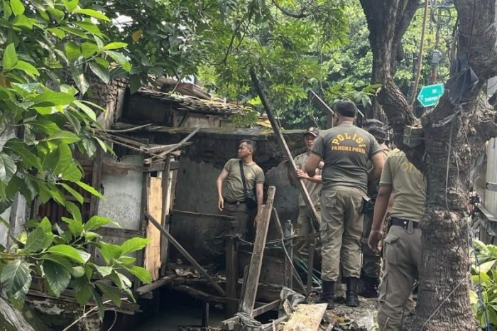 Penertiban PKL di Jalan Indrapura dan Pegirian 4 scaled 1