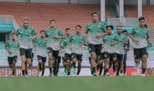 Persebaya Surabaya menjalani latihan sebelum melawan RANS Nusantara