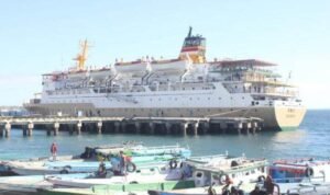 km-awu-sandar-di-pelabuhan-tenau.jpg km awu sandar di pelabuhan tenau