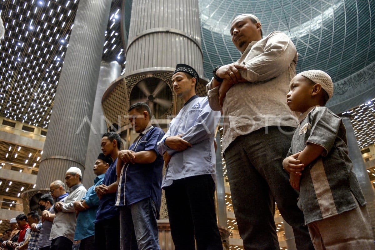 shalat gerhana bulan di masjid istiqlal 12v4h dom