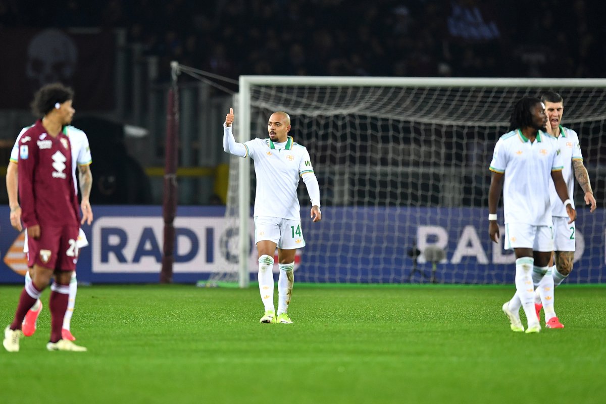 Donyell Malen celebrate Roma