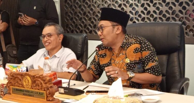 Pemkot Surabaya DPRD Surabaya Unicomindo